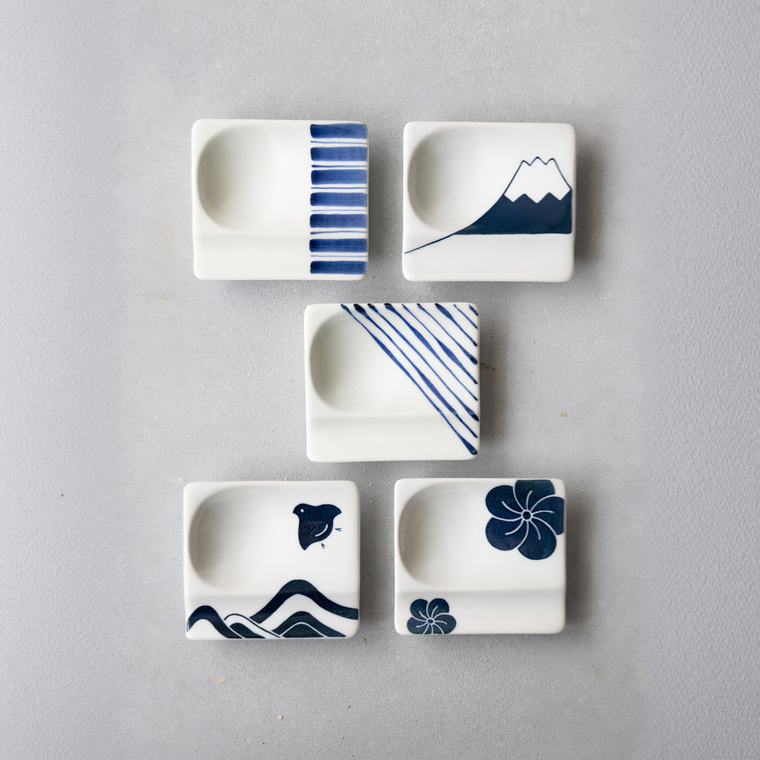 Mini-plats de style japonais moderne avec motif bleu