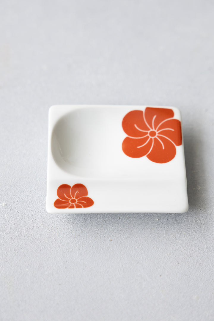 HASAMI | Multi-Purpose Chopstick Rest – Sauce Dish & Rest in One