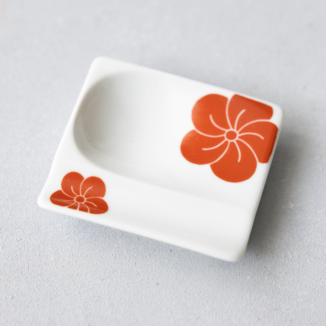 Modern Japanese Style Mini Handy Dishes with Red