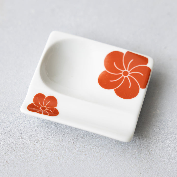 Modern Japanese Style Mini Handy Dishes with Red