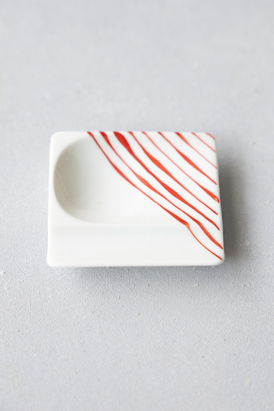 HASAMI | Multi-Purpose Chopstick Rest – Sauce Dish & Rest in One
