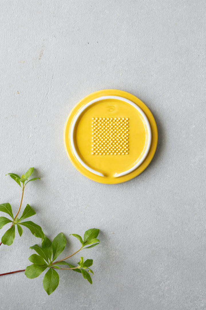 HASAMI | Multi-Purpose Mug Lid – Ceramic Cover & Mini Plate