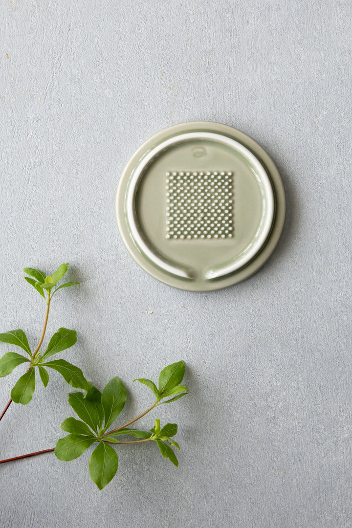 HASAMI | Multi-Purpose Mug Lid – Ceramic Cover & Mini Plate