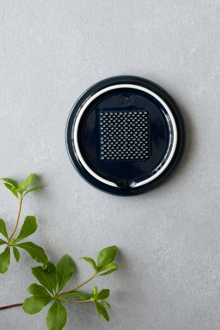 HASAMI | Multi-Purpose Mug Lid – Ceramic Cover & Mini Plate