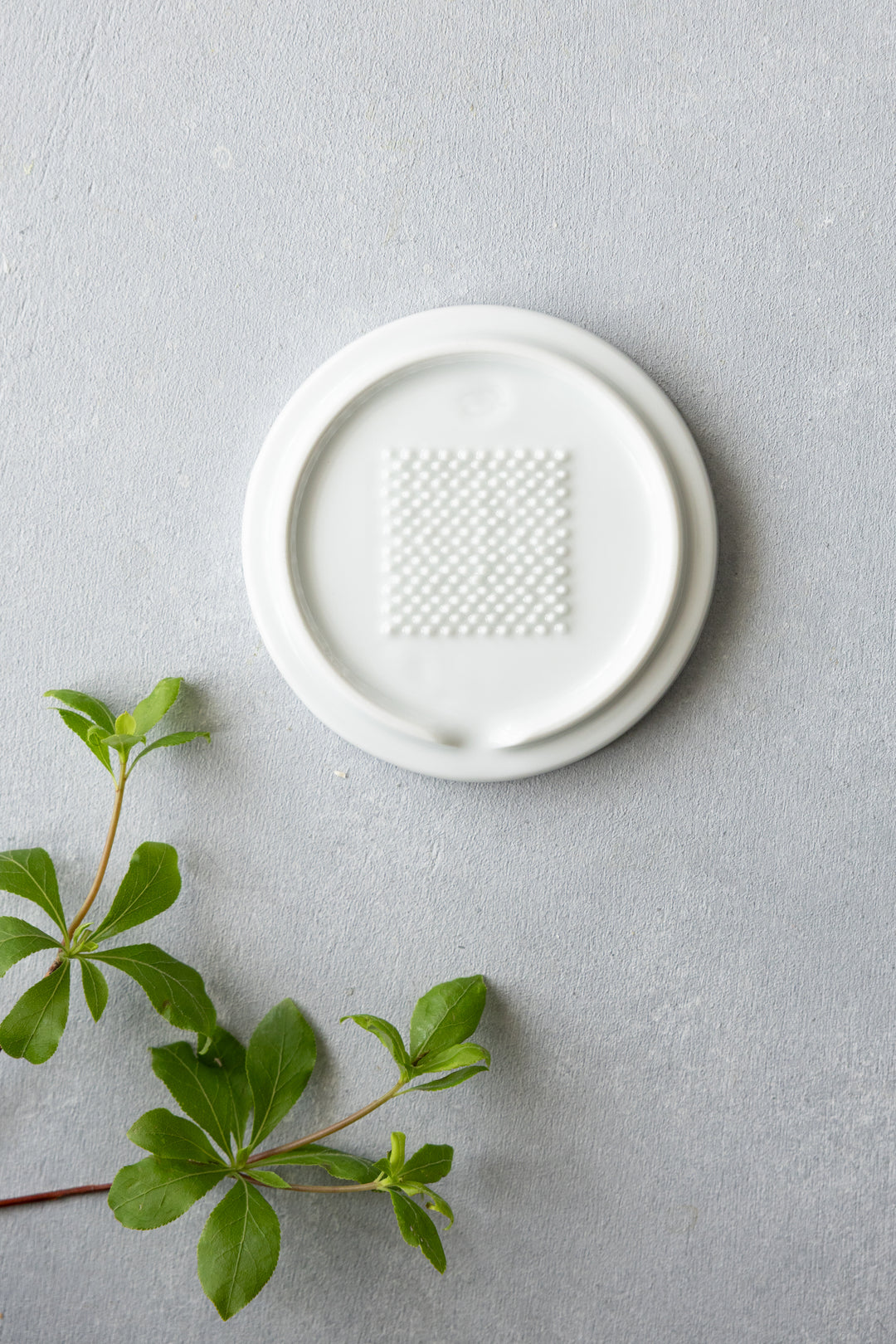 HASAMI | Multi-Purpose Mug Lid – Ceramic Cover & Mini Plate