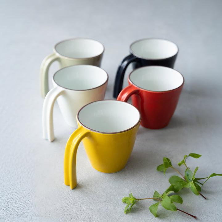 Mug en céramique de style japonais moderne pour enfants avec anse stable