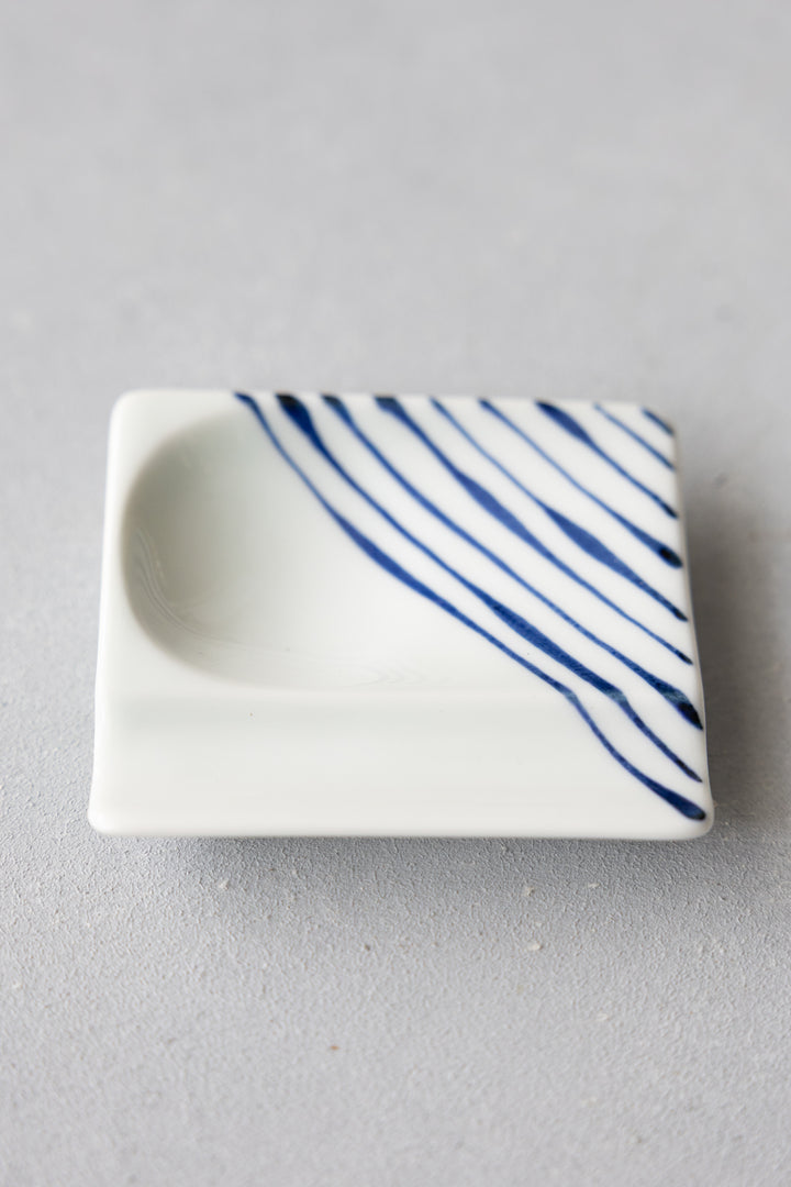 HASAMI | Multi-Purpose Chopstick Rest – Sauce Dish & Rest in One