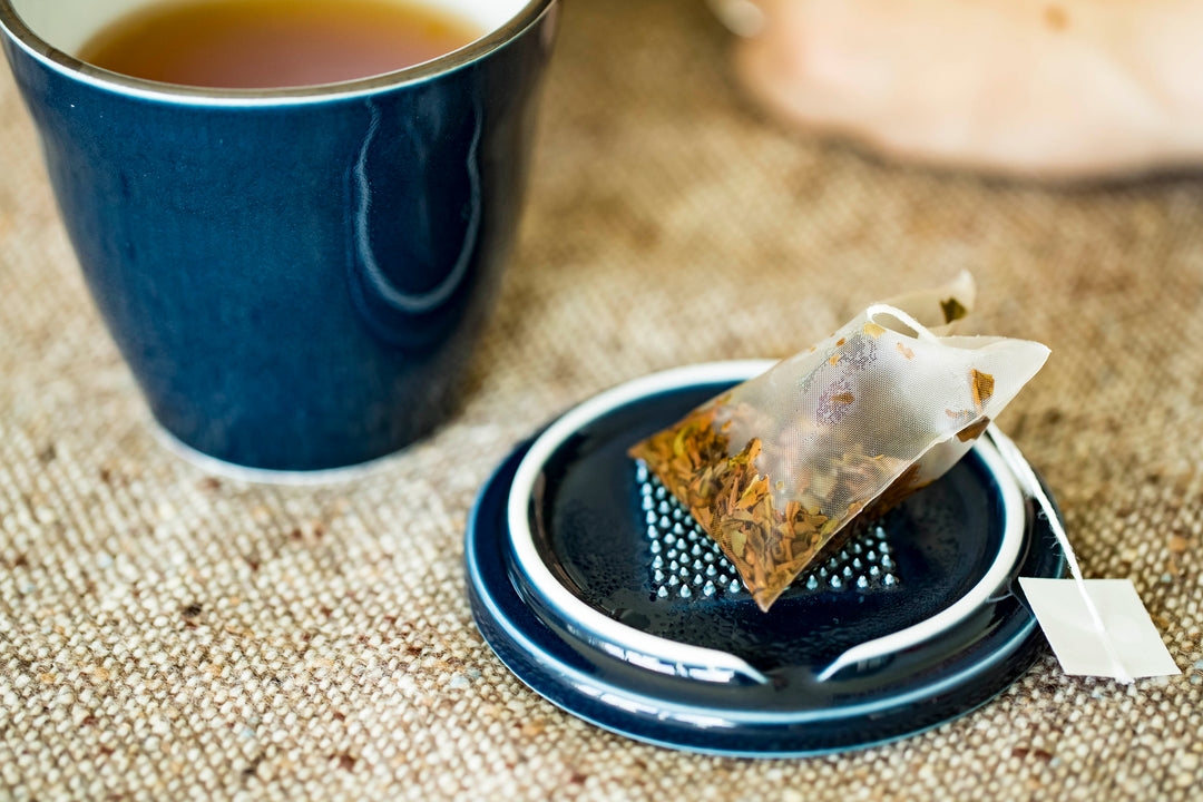 HASAMI | Multi-Purpose Mug Lid – Ceramic Cover & Mini Plate