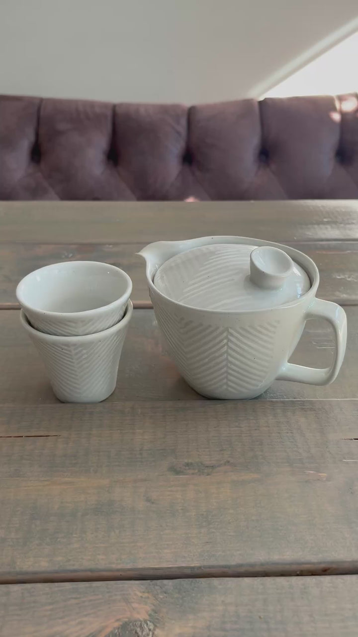 HASAMI | Tea Set – Teapot & 2 Cups